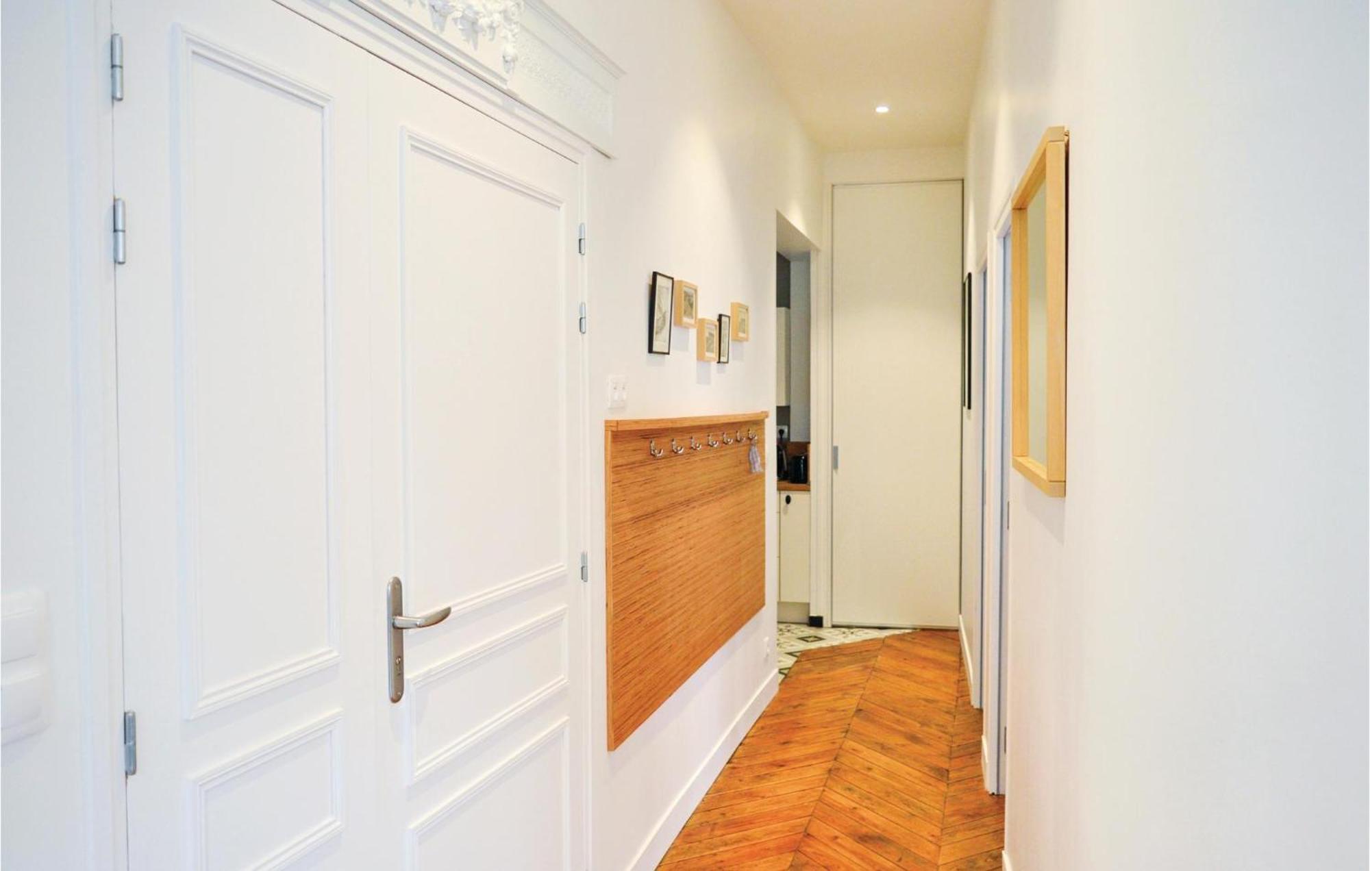 2 Bedroom Awesome Apartment In 梅尔·莱斯·拜恩斯 外观 照片