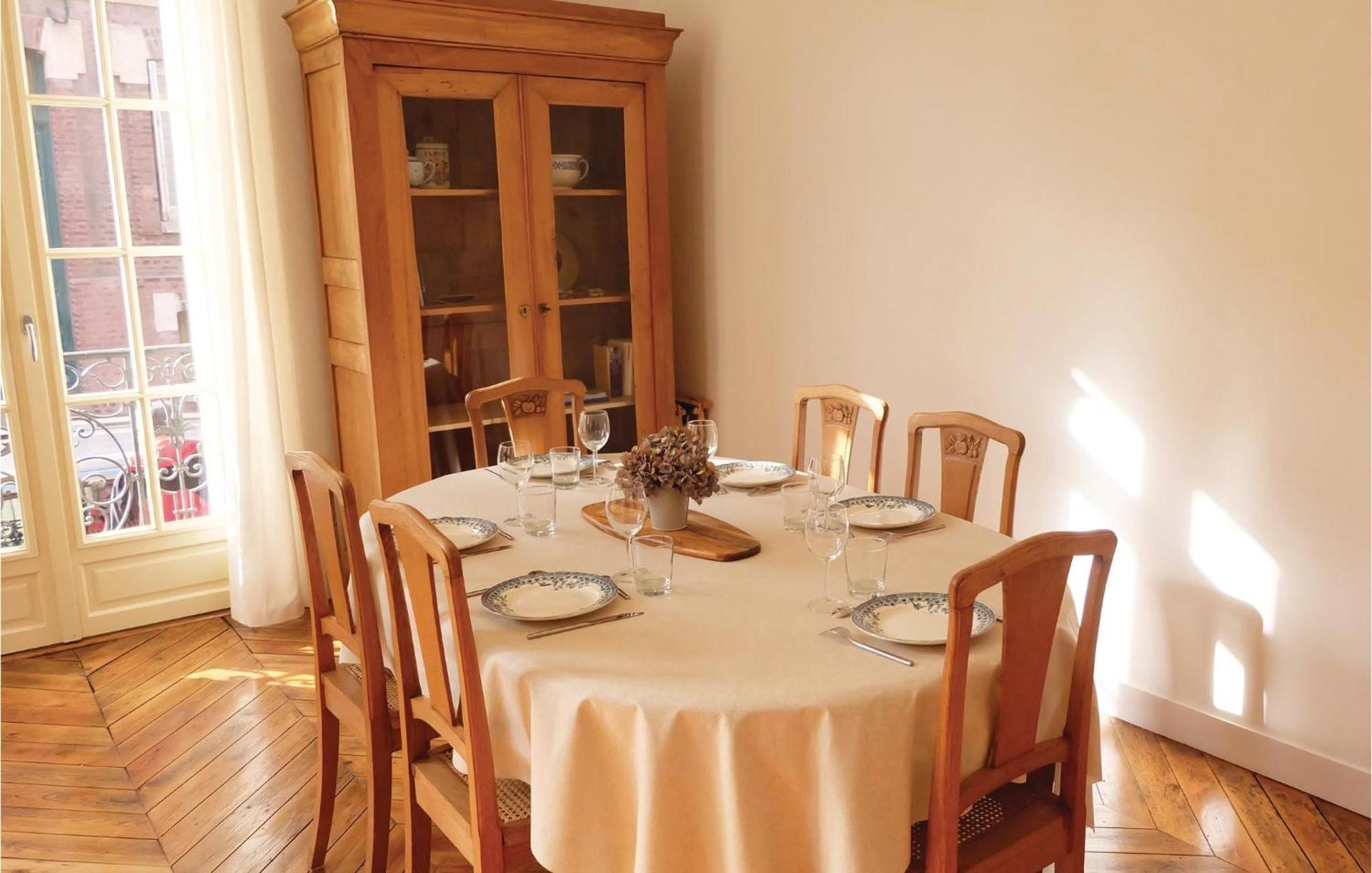 2 Bedroom Awesome Apartment In 梅尔·莱斯·拜恩斯 外观 照片
